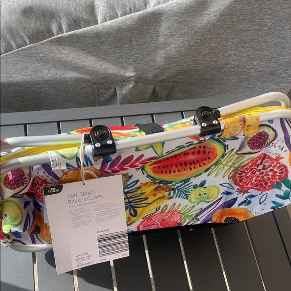 Crane Soft Sided Basket Cooler - Picture 4 of 7